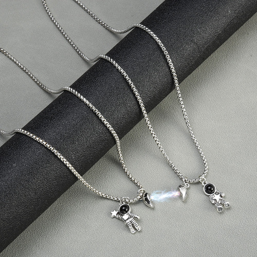 2 Collares Con Clavícula Magnética Con Forma De Astronauta P