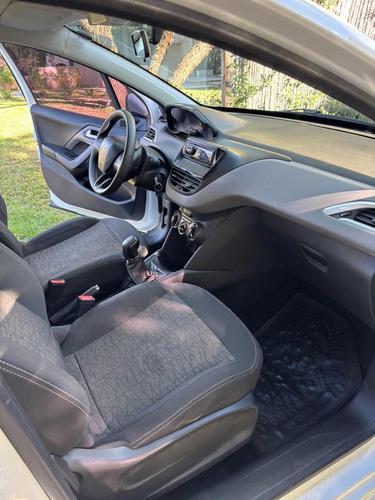 Peugeot 208 1.6 Active