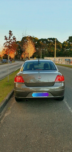 Fiat Linea 2011 1.8 16v Absolute Flex Dualogic 4p