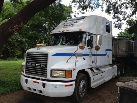 Parachoque Para Camion Modelo Mack Ch