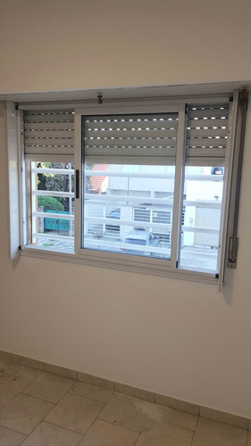 Particular Dueño Directo Alquilo Departamento De Un Dormitorio Con Amplio Placar , Muy Luminoso Y Ventilado