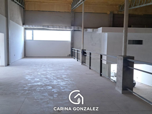 Edificio Comercial En Centenario Base Operativa