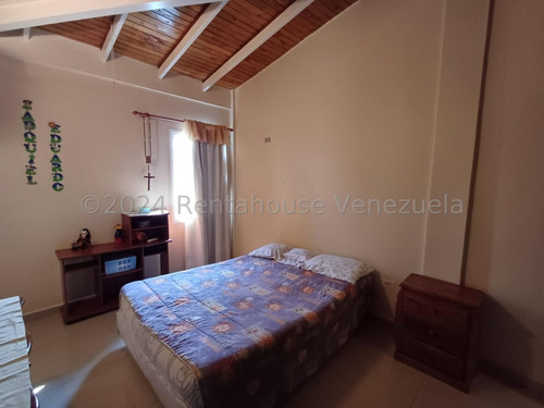 Hermoso Townhouse En Venta Ubicado En La Morita Ii Urb Villas Geicas Db 24-19067