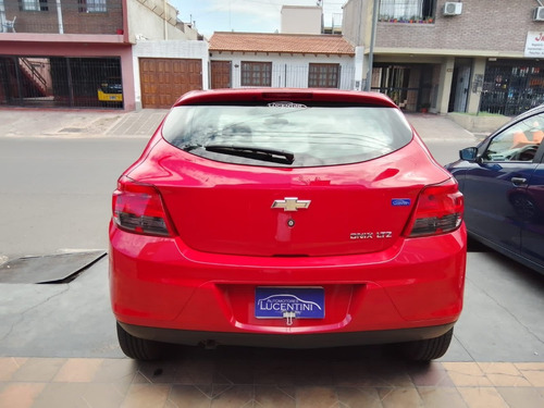 Imagen 6 de 7 de Chevrolet Onix Ltz