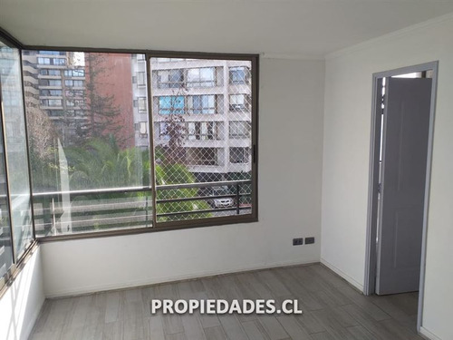 Departamento En Arriendo De 2 Dorm. En Las Condes