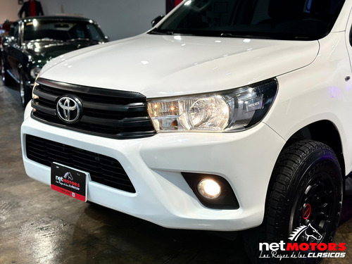Toyota Hilux 2.8 Tdi Cabina Doble Mt