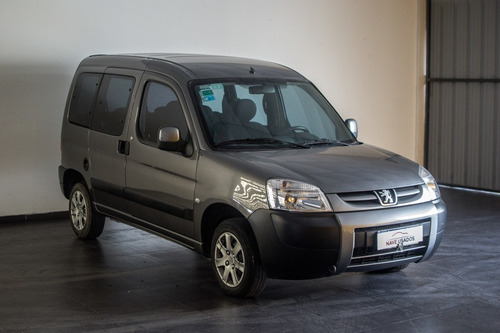 Imagen 4 de 14 de Peugeot Partner Patagónica Hdi 1.6 Furgon Mixto Ab357