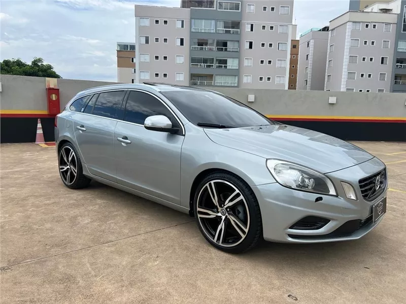 Volvo V60 2.0 T5 R DESIGN DYNAMIC 16V TURBO GASOLINA 4P AUTOMATIZADO