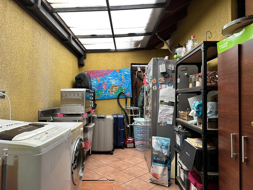Casa En Venta De 3 Dorm. En Curicó