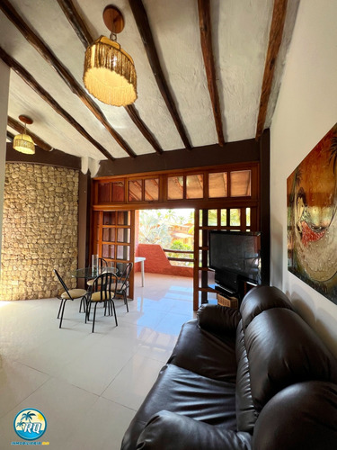 Res. Los Cayos- Cayo Mero, Amplio Apartamento Segundo Piso