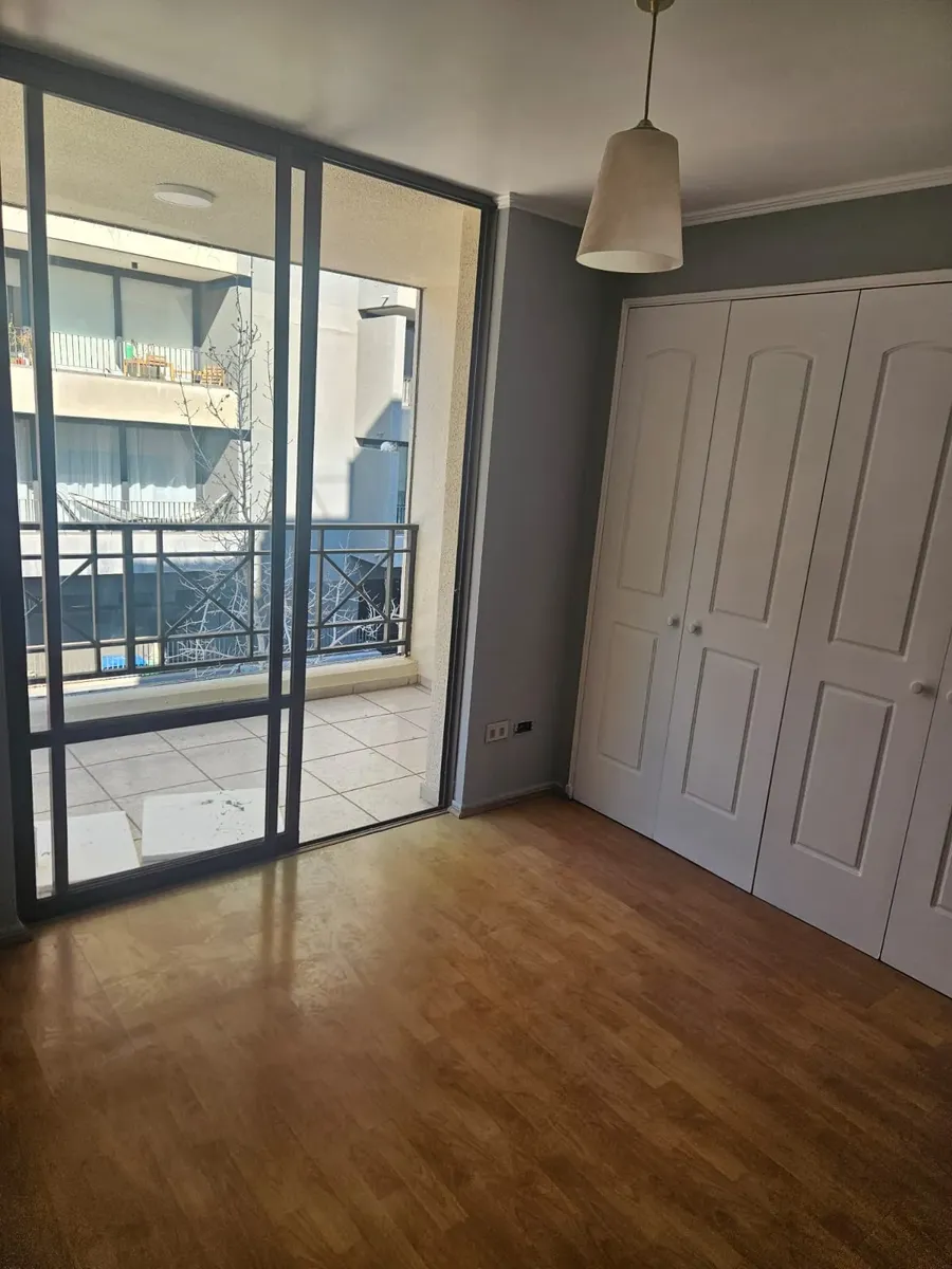 Imagen 4 de 21 de Departamento Remodelado Cercano A Metro Chile España