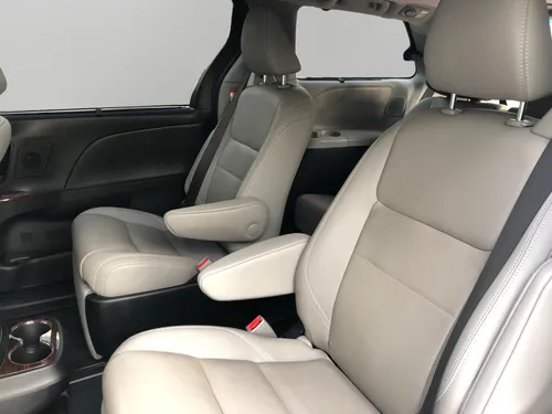 Toyota Sienna 3.5 Limited At