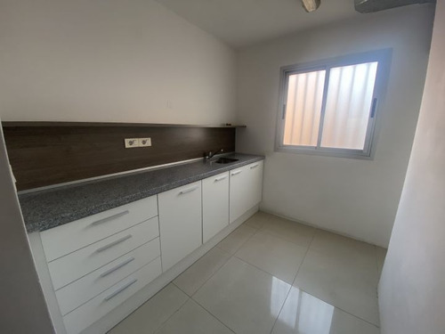Venta Con Renta De Oficinas, Piso 10 En Marigot Office