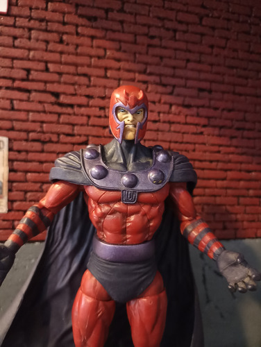 Magneto Marvel Select De Diamond Select Toys (Usado)