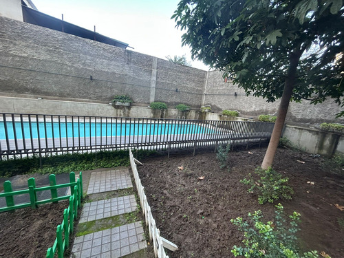 Arriendo Depto. De 2d1b En Pasaje Leonor Cepeda Con Carrion