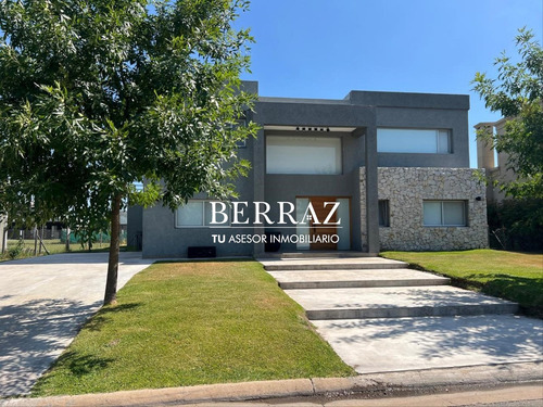 Casa Venta 3 Dormitorios Barrio El Trebol Lote De 961 M2 Haras Santa Maria Escobar