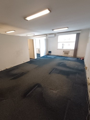 Zabala Y Piedras Oficina 65m2 Con Kitchenette Y Baño.