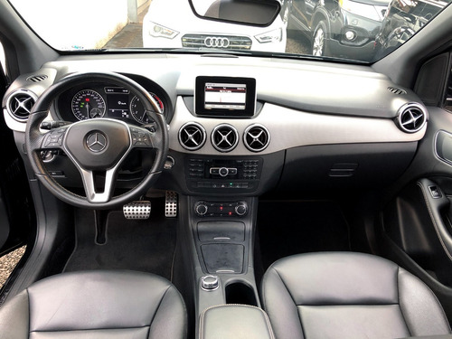 Imagem 8 de 10 de Mercedes B200 Sport 2013
