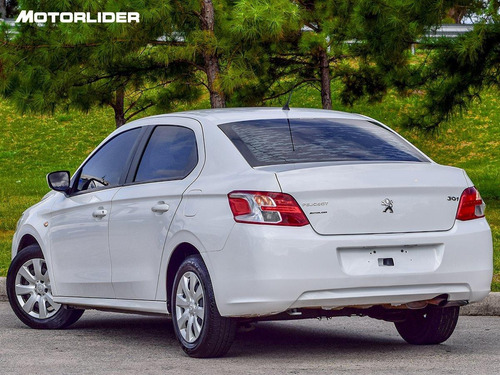 Imagen 3 de 25 de Peugeot 301 Extra Full 1.2 | Permuta / Financia