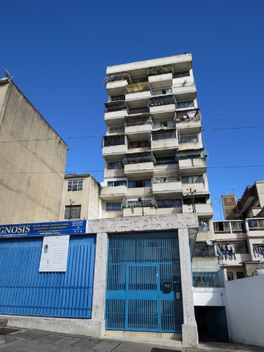 Imagen 1 de 19 de Bello , Reformado Y Amoblado Apartamento En El Centro De Los Teques