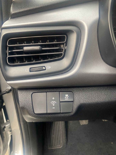 Imagen 13 de 15 de Kia Kia Rio Sedan 2019 4p Lx, 1.6 L Mpi Tm6, Ve, Ba, Bl, Ra