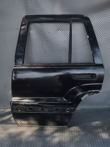 Puerta Trasera Izquierda Jeep Cherokee 1999 - 2004  Detalles