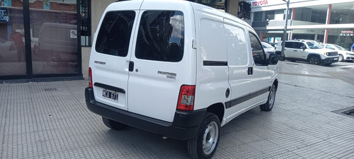 Peugeot Partner 1.6 Hdi Furgon Presence Aa