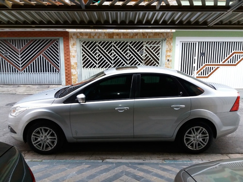 Ford Focus Ghia Sedã Prata Duratec 2.0 16v 08/09 - 88.000km