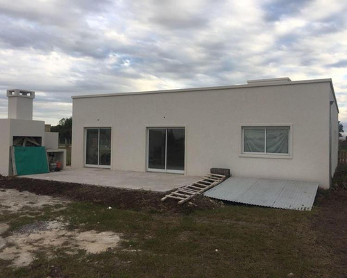 Imagen 10 de 16 de Se Vende Casa A Estrenar En Pilar Del Este, Barrio San Eduardo, Lote 300