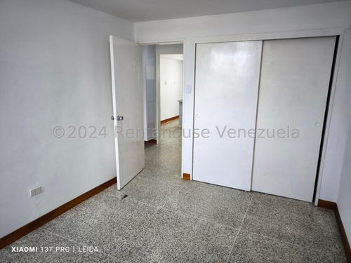 Apartamento En Alquiler En Horizonte 24-27430 Cs
