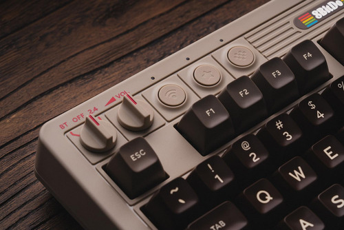 Teclado Retromecánico Bluetooth C64 De 8 Bits/2.4g/usb-c