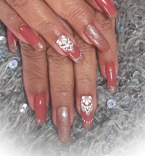 Imagem 4 de 5 de Alongamento Em Fibra De Vidro, Manicure E Pedecure