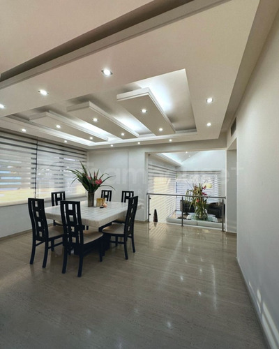 Teamhouse+ Ofrece En Venta Lujosa Casa En Las Villas