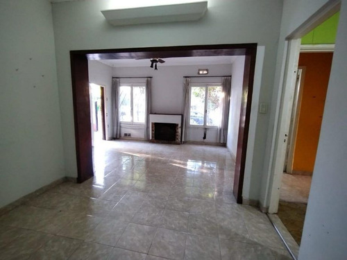 Chalet En Alquiler Uso Comercial / Profesional