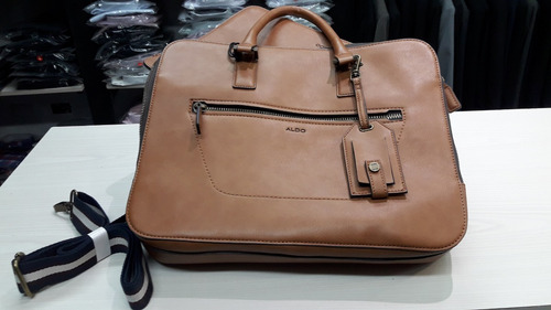 Maletín / Morral Aldo Cuero Color Suela
