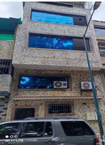 Casa En Venta  - Valle Abajo - Caracas.