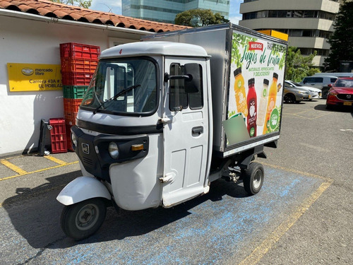 Imagen 3 de 14 de Motocarro Furgon Bajaj Modelo 2019