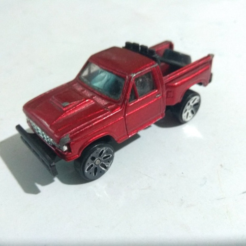 Maisto Camioneta 4x4 Roja Vieja  Retro 