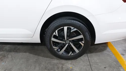 Volkswagen Virtus 1.6 COMFORTLINE AUTO