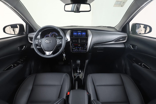 Imagen 14 de 16 de Toyota Yaris Xls Cvt 4p $ 9.362.000 L6