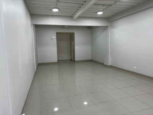Local 2 Niveles, Manuel Montt 1095, 250m2 4 Baños, Nuevo