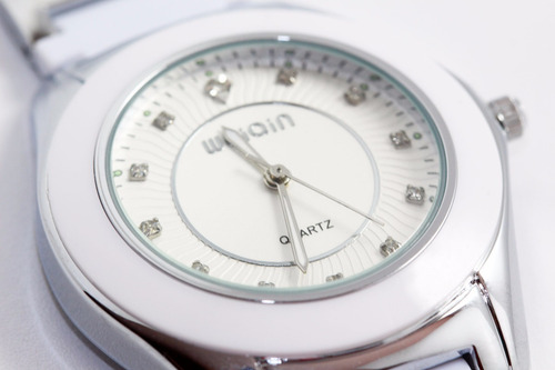 Imagen 4 de 10 de Reloj Weiqin Original Plateado Dama Unisex Ceramica Blanca Moda Movimiento Japones R40