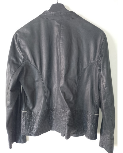 Campera En Cuero Negro Talle M C/cierre,bolsillos C/cierre (Usado)