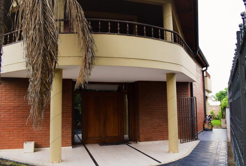 Imagen 2 de 26 de Amplio Chalet De 5 Ambientes En Villa Carlos Paz Vende O Permuta Por Propiedad En Pinamar, Buenos Aires O Carilo.