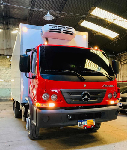 Imagen 2 de 11 de Mercedes Benz Accelo 815