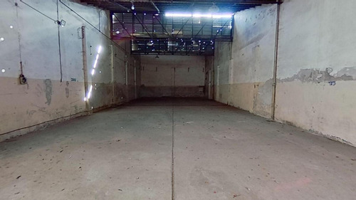 Imagen 19 de 26 de Galpón De 300 M2 Cub. - Oficinas De 150 M2 Cub. - Lote 600 M2