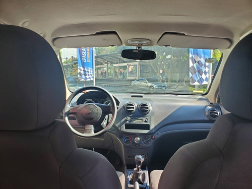 Imagen 12 de 15 de Chevrolet Aveo 2017 Manual (5400)