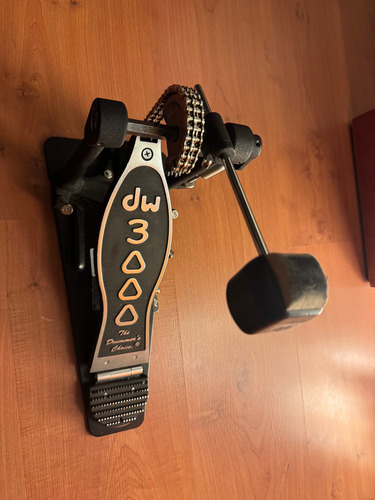 Pedal De Bombo Sencillo Dw Serie 3000 (Usado)