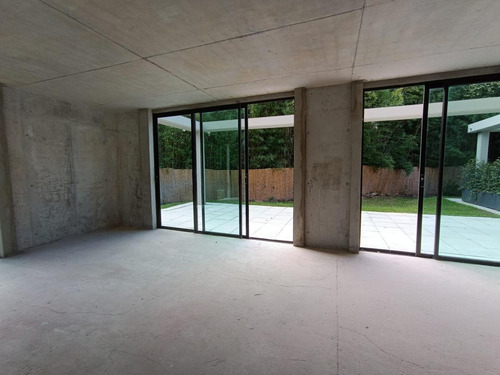 Imagen 21 de 30 de Rivera Próximo Arocena, Estrena, Oficina De 126 M2 + Gran Patio De 60 M2 !!