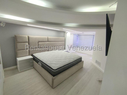 Pent House Duplex Totalmente Remodelado Con Vista Al Avila En El Rosal Mls# 26-56 Francis Zeppieri
